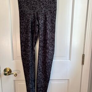 Old Navy Active Black Leopard Print Leggings